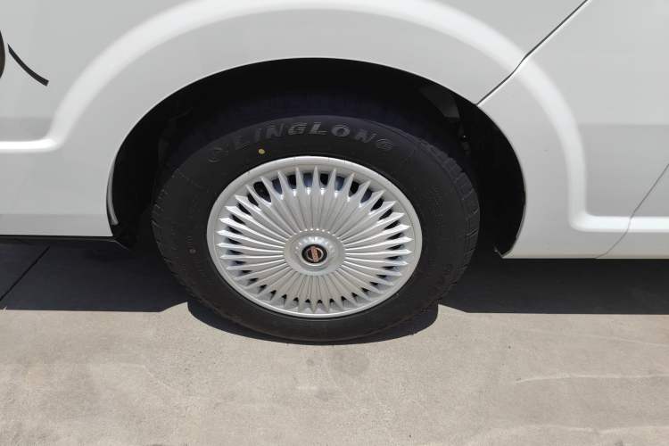 Used SRM New Energy E3L 2024 Standard 6-Seater Bus
