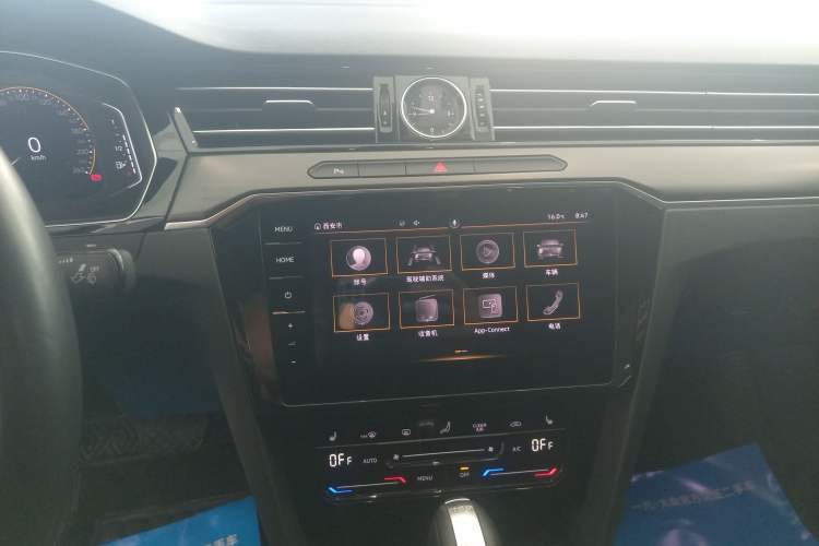 Used Volkswagen Magotan 2020 330TSI DSG Luxury Edition Audio And AC Panel