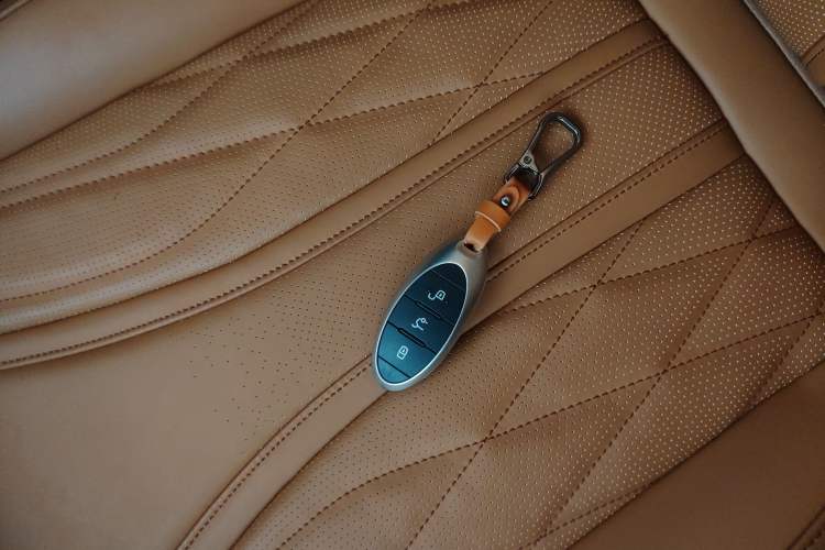 Used Bestune M9 2023 2.0T Ultimate Edition
