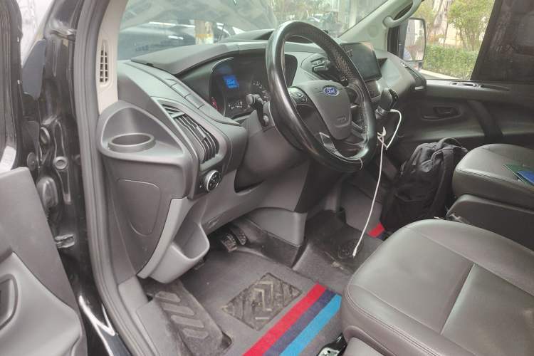 Used Ford Transit 2021 2.0T Diesel Manual Advanced Commercial Traveler Mid-Chassis Mid-Roof 9-Seater China VI