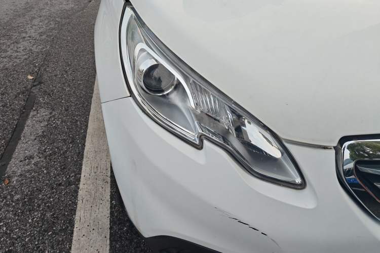 Used Peugeot 2008 2014 1.6L Automatic Fashion Edition Right Front Headlight