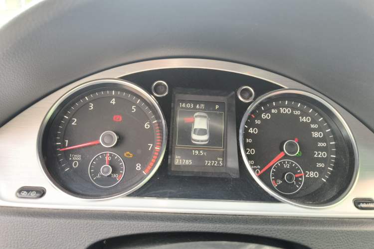 Used Volkswagen FAW-Volkswagen CC 2018 1.8TSI Luxury Model Instrument Cluster