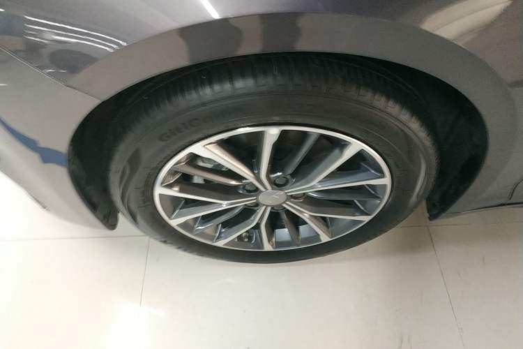 Used Geely Auto Preface 2025 Dongfang Yao 1.5TD Fuyao Edition Left Front Wheel Hub