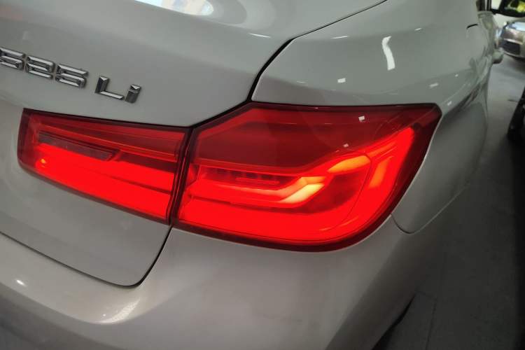 Used BMW 5 Series 2020 525Li Luxury Package
