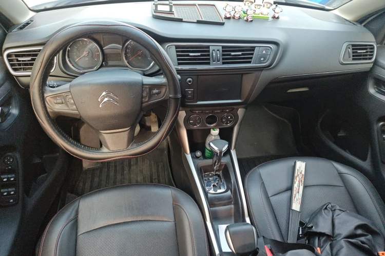 Used Citroen C3-XR 2015 1.6L Automatic Pioneer Model Center Console