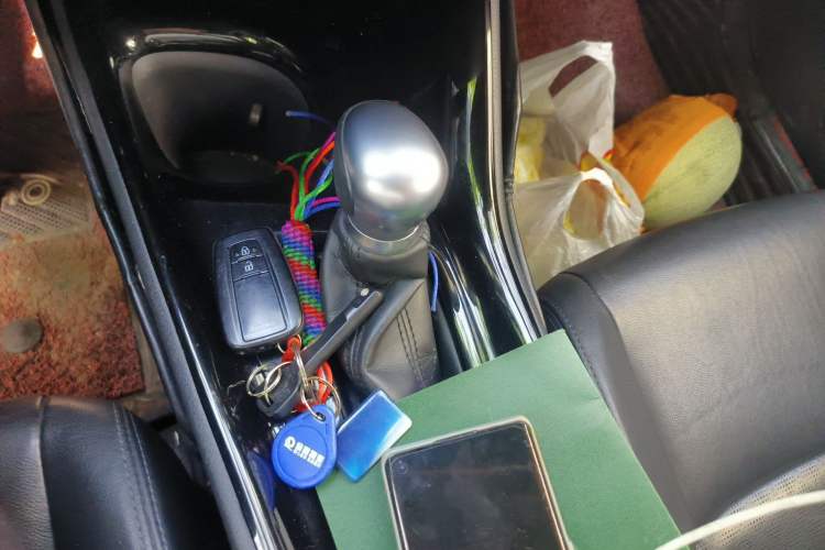 Used Toyota IZOA 2018 2.0L Yichi Version China VI Standard
