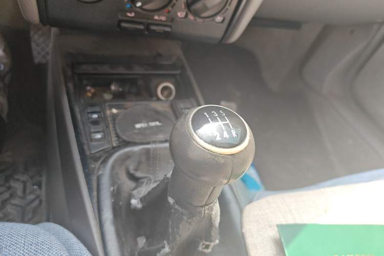 Used Volkswagen Santana Vista 2008 1.8L Manual Sishang Model
