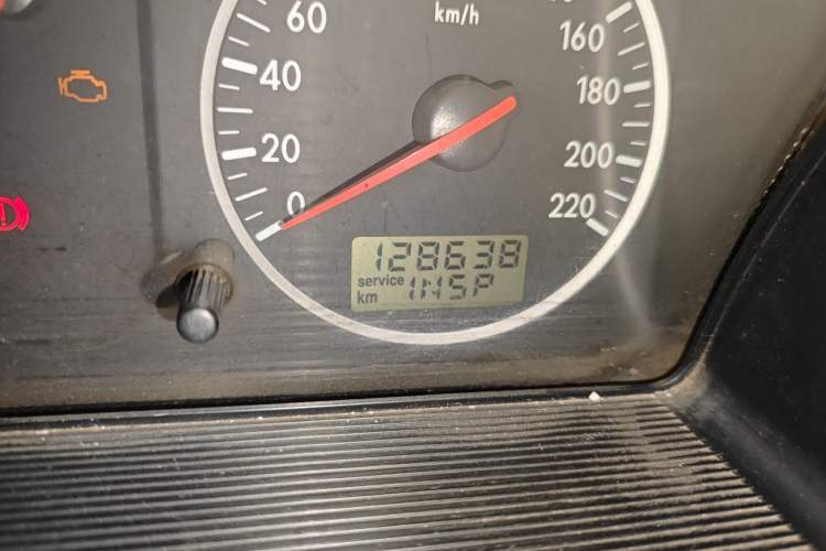 Used Volkswagen Santana Vista 2008 1.8L Manual Comfort Edition Odometer Close Up