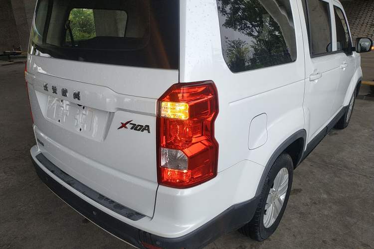 Used CHANGAN OSHAN X70A 2018 1.5L Manual Comfort Model