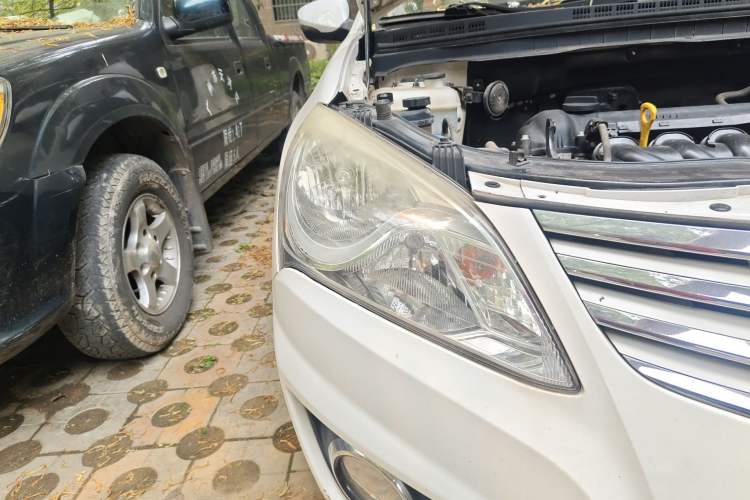 Used Hyundai Celesta 2011 1.6L Manual Luxury Model Right Front Headlight