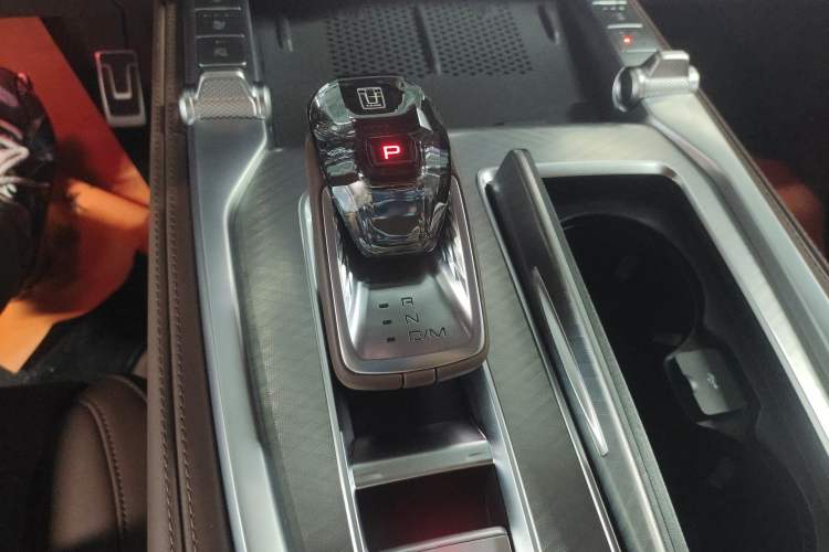 Used Tank 700 New Energy 2024 Hi4-T Extreme Edition Gear Lever