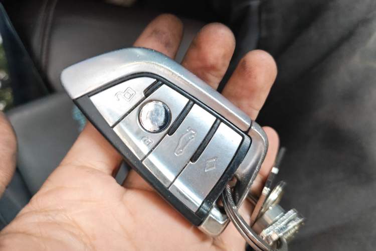 Used BMW 5 Series 2019 Facelifted 530Li Luxury Edition Premium Package Vehicle Key