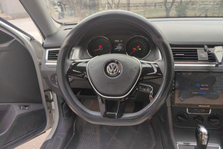 Used Volkswagen Bora 2016 1.6L Automatic Fashion Model