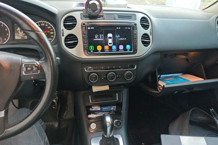 Used Volkswagen Tiguan 2013 1.8 TSI Automatic Two-Wheel Drive Comfort Edition Audio And AC Panel