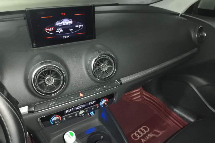 Used Audi A3 2014 Limousine 35 TFSI Automatic Comfort Model Audio And AC Panel