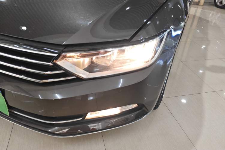 Used Volkswagen Magotan 2018 330TSI DSG Advanced Model
