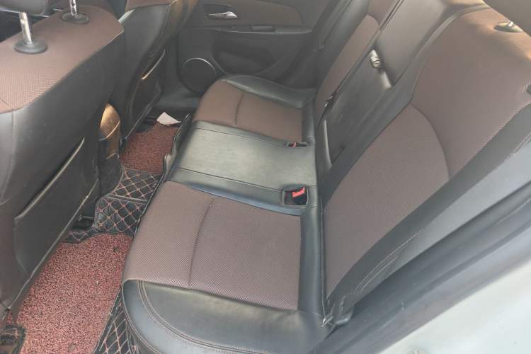 Used Chevrolet Cruze 2015 Hatchback 1.6L Manual Comfort Edition