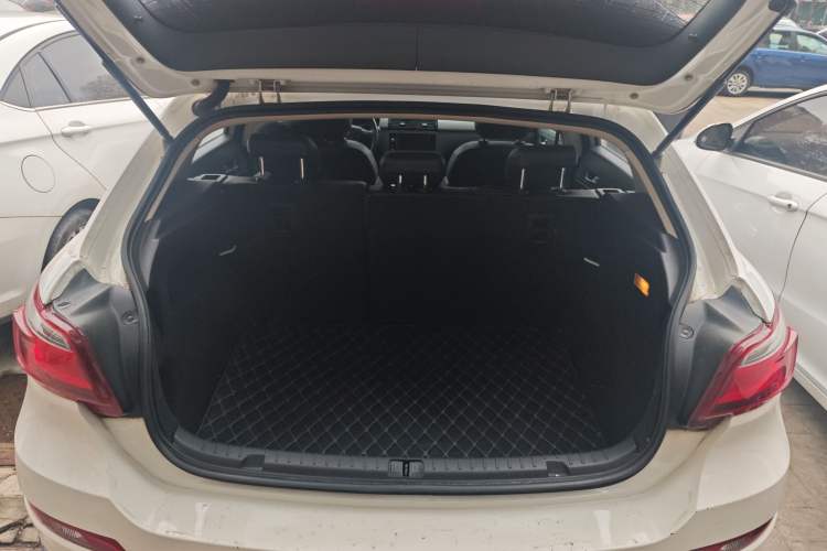 Used Qoros 3 2017 Urban SUV 1.6T Automatic Zhiyue Model
