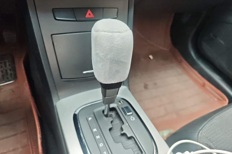 Used Roewe 350 2013 350C 1.5L Automatic Xunyue Edition
