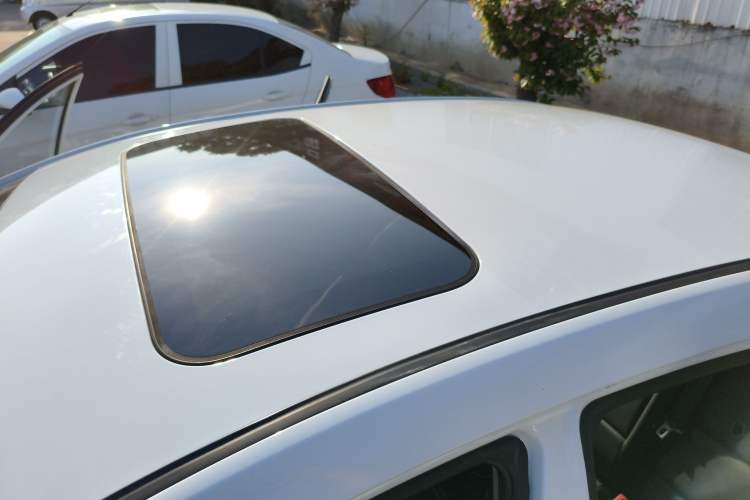 Used Geely Auto Emgrand 2018 1.5L Manual Upward Connect Edition Roof