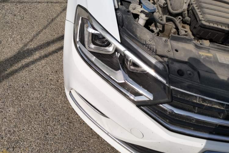 Used Volkswagen Bora 2018 1.5L Automatic Comfort Model Right Front Headlight