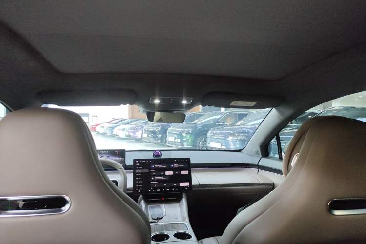 Used Hima Luxeed R7 2025 Range-Extended Version 251 km Max