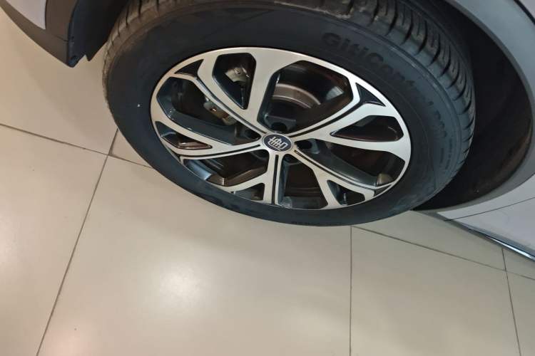 Used BYD Tang New Energy 2025 Intelligent Driving Version DM-i 115KM Flagship Edition Left Front Wheel Hub