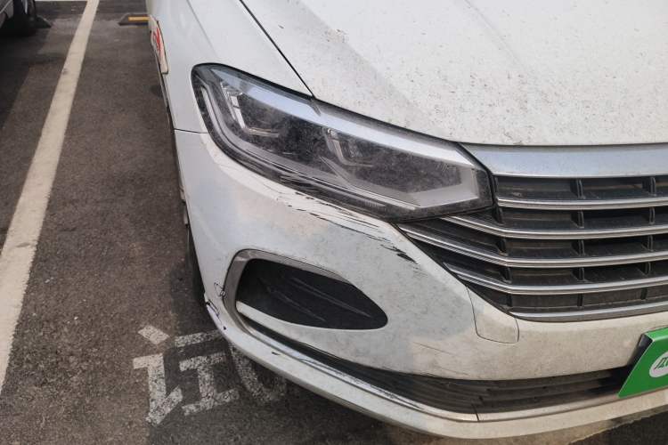 Used Volkswagen Lavida 2023 Revised Version 1.5L Automatic Starry Sky Edition – 5 Million Units Right Front Headlight