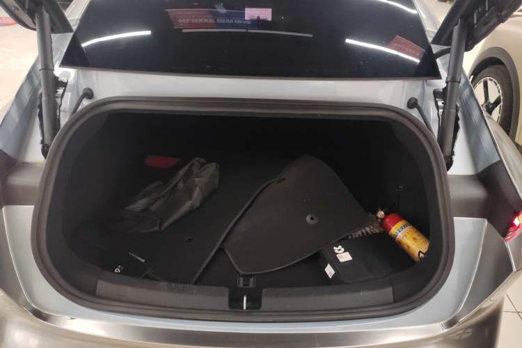 Used Nio ET5 2022 75 kWh Trunk