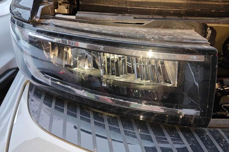 Used Farizon Super VAN 2025 Yucheng Action-Pak, Short-Axle 68kWh ZhiXin, 5-seater
