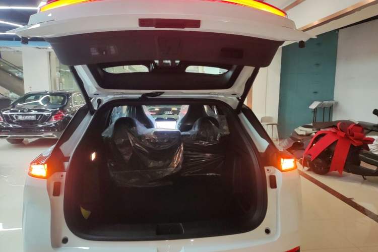 Used Dongfeng Aeolus L7 New Energy 2025 518 Comfort Edition Trunk