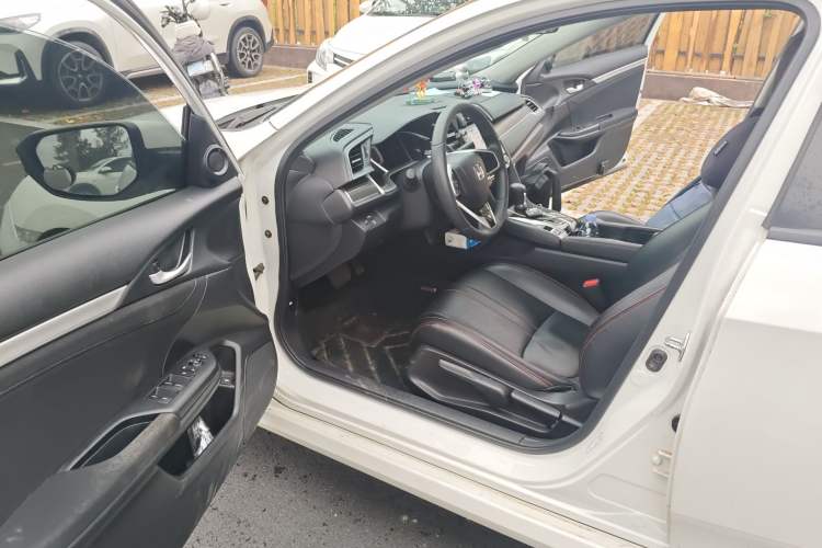 Used Honda Civic 2019 220TURBO CVT Dynamic Edition China VI Driver Seat