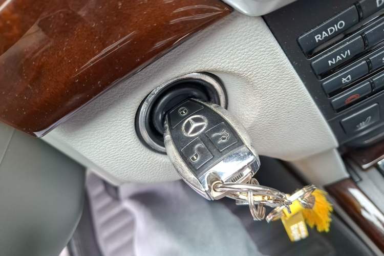 Used Mercedes-Benz E-Class 2013 E 300 L Elegant Model
