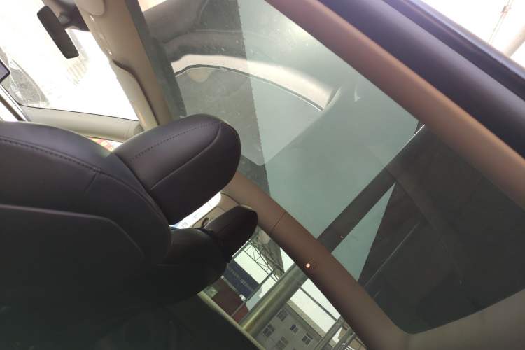 Used Tesla Model Y 2021 Standard Range Rear-Wheel Drive Version Headliner