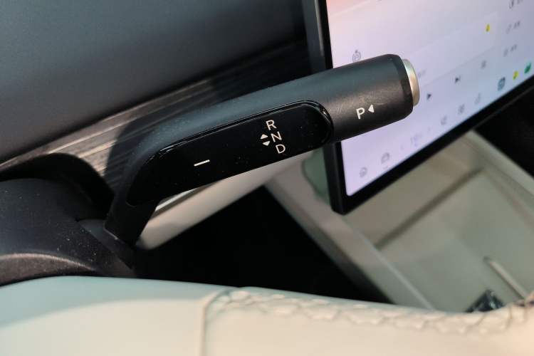 Used ONVO L60 2024 60 kWh All-Wheel Drive Gear Lever