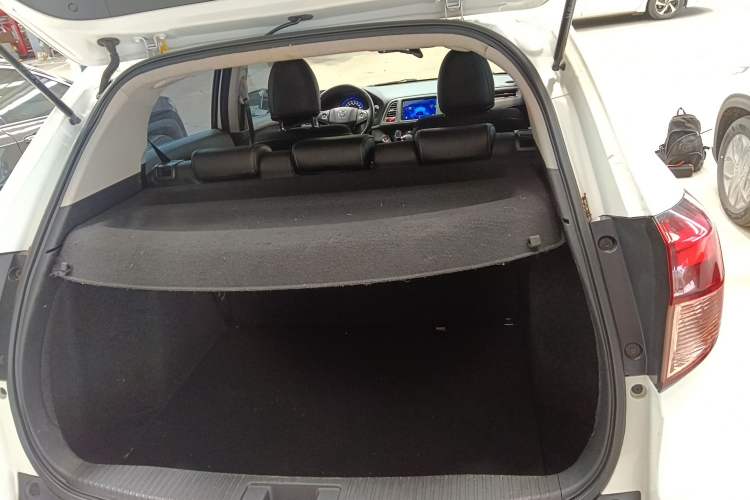 Used Honda Vezel 2018 1.5L CVT 2WD Technology Elite Model Trunk