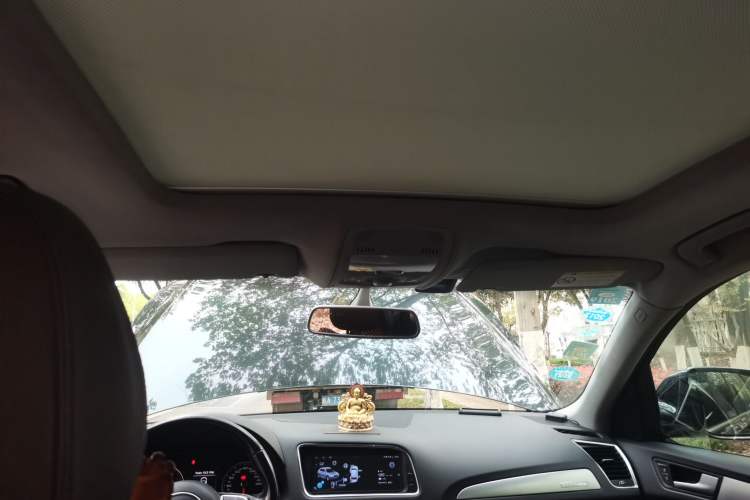 Used Audi Q5 2013 40 TFSI Technology Edition Headliner