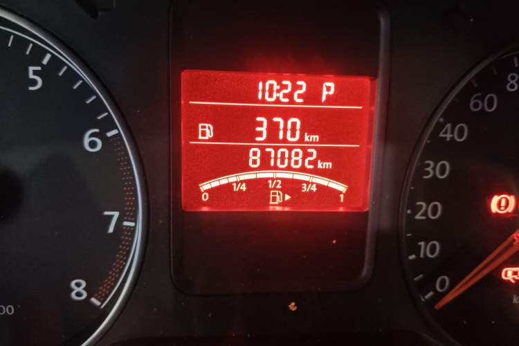 Used Volkswagen Polo 2011 1.6L Automatic ZhiShang Version Odometer Close Up