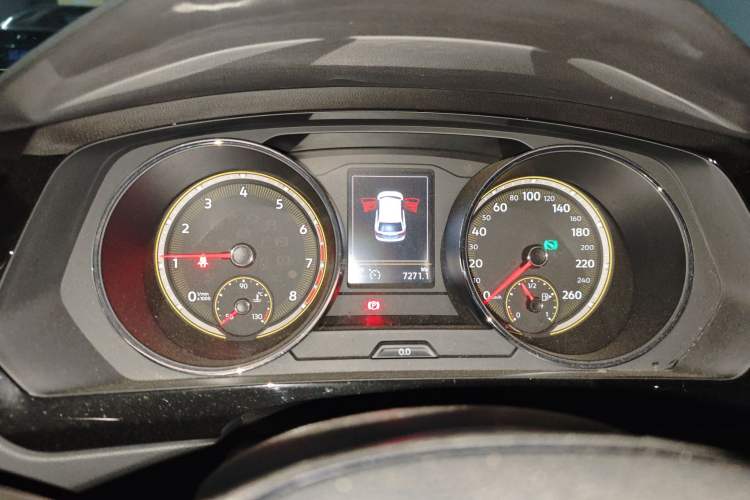 Used Volkswagen Tiguan L 2019 Updated Version 330TSI Automatic Two-Wheel Drive Panoramic Comfort Edition China VI Standard Instrument Cluster