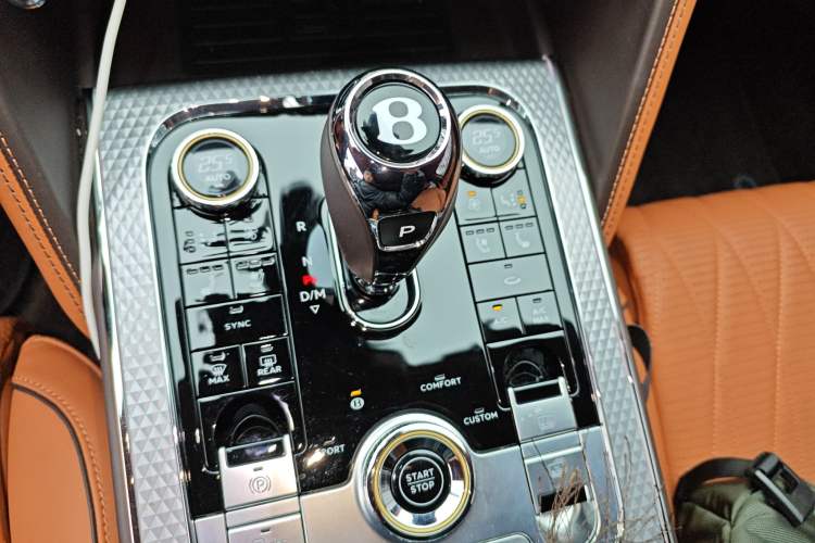 Used Bentley Flying Spur Plug-in Hybrid 2022 2.9T V6 Hybrid Mulliner Gear Lever