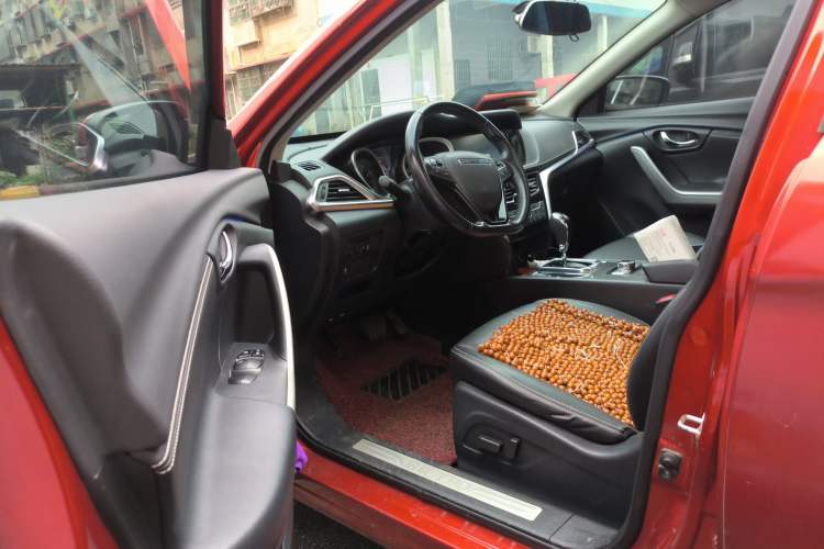 Used Venucia T90 2017 2.0L CVT Leading Edition Driver Seat