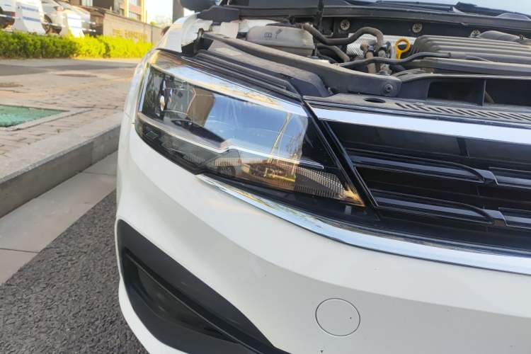 Used Volkswagen Lamando 2019 230TSI DSG Vision Edition China VI Standard Right Front Headlight