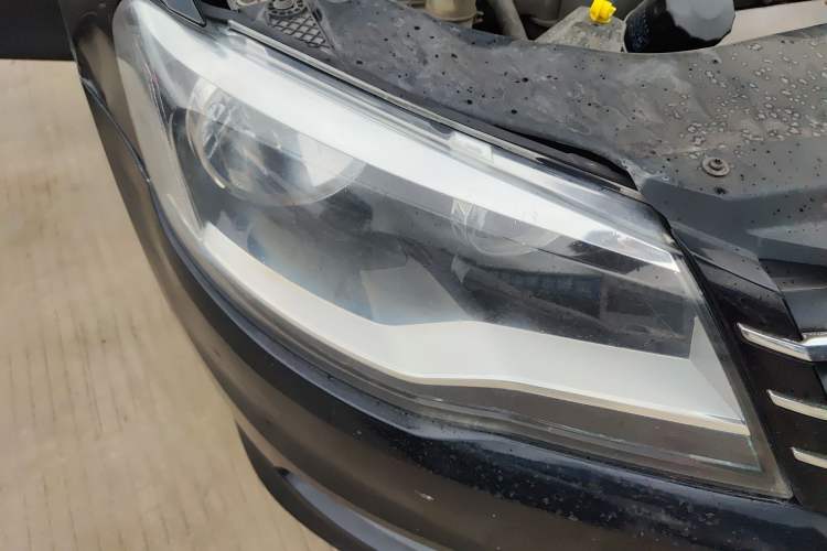 Used Volkswagen Bora 2013 1.6L Automatic Fashion Model Right Front Headlight