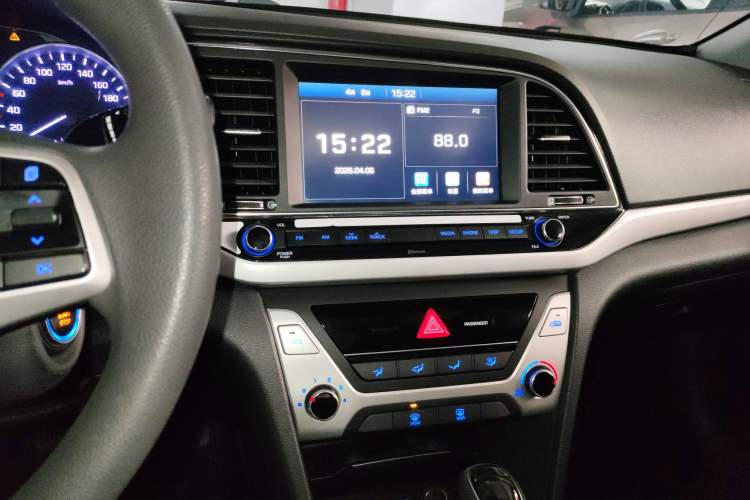 Used Hyundai Elantra (6th Generation / Lingdong) 2016 1.6L Automatic ZhiXuan – Elite Version Audio And AC Panel