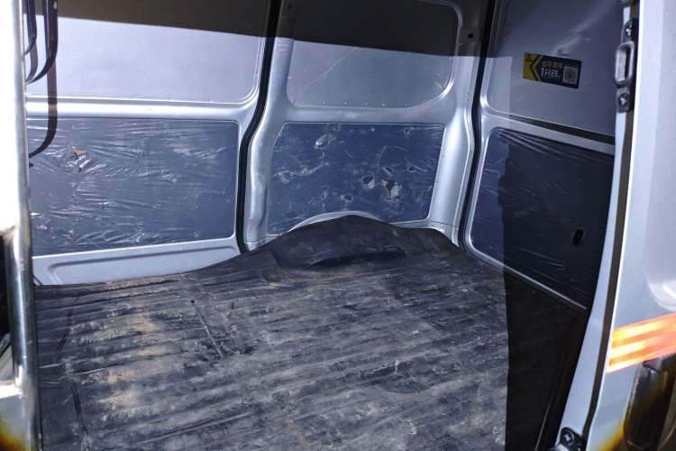 Used Wuling Zhiguang 2020 1.2L Van Utility Model China VI Emission Standard 2 Seats LSI Left Rear Seat