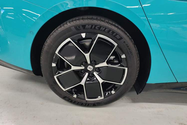 Used Xiaomi Auto SU7 2024 Rear-Drive Long-Range Intelligent Driving Version