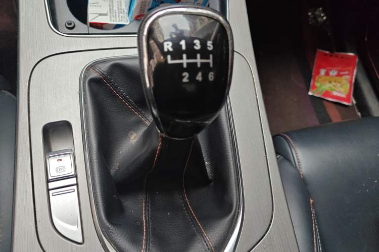 Used CHANGAN OSHAN X7 2020 1.5T Manual Luxury Version
