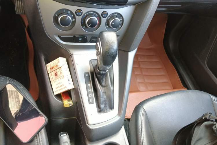 Used Ford Focus 2012 Hatchback 1.6L Automatic Comfort Model Gear Lever