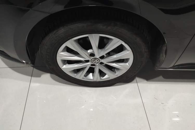 Used Volkswagen Lavida 2015 1.6L Automatic Comfort Edition Exterior 4