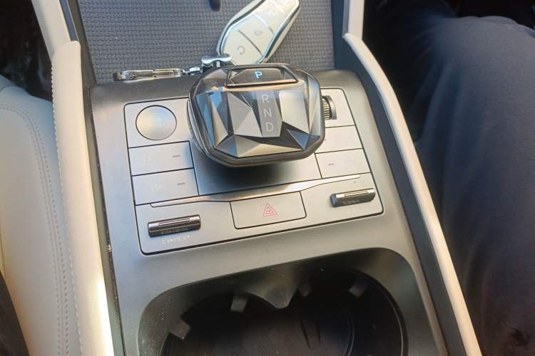 Used BYD Qin L 2024 DM-i 80KM Leading Model Gear Lever